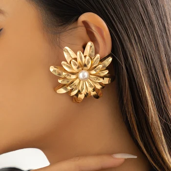2023 Yeni Vintage Metal Büyük Çiçek saplama Küpe Kadınlar için Moda Bildirimi Geometrik Altın Renk Brincos Takı Aksesuarları