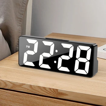 Ayna dijital alarmlı saat Saat LED Saat Sıcaklık Takvim Ekran USB Pil Çift Güç Ayarlanabilir Parlaklık Masa Saati