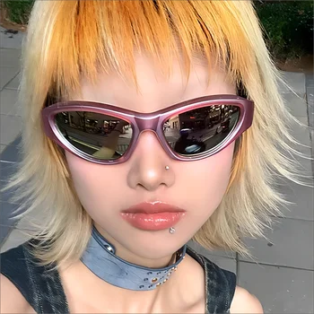 Cyberpunk Hip Hop avrupa amerikan baharatlı kız tarzı Millennium Y2K güneş gözlüğü Vintage Premium hissediyorum ışık lüks güneş koruyucu cam